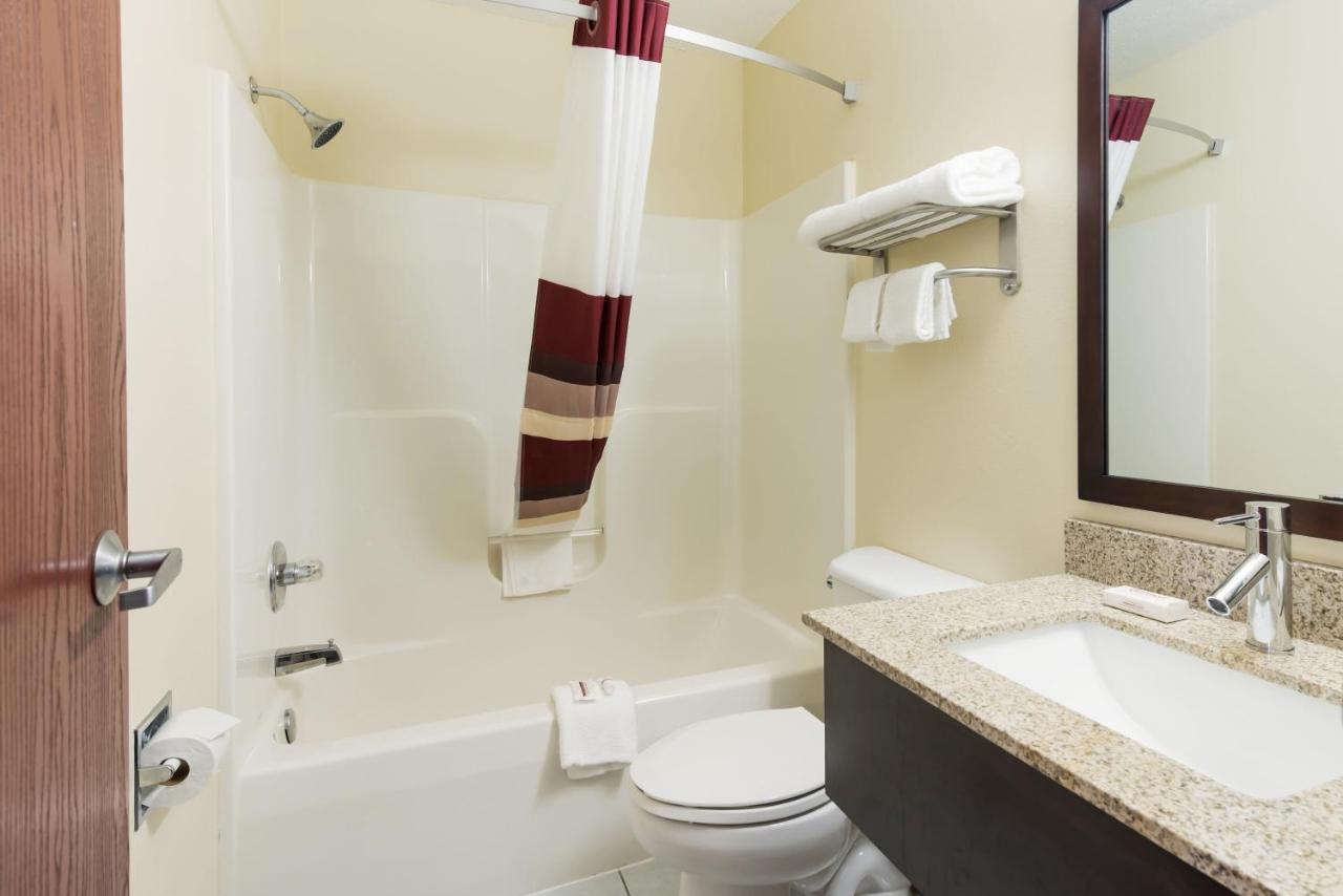 Red Roof Inn Оберн Экстерьер фото