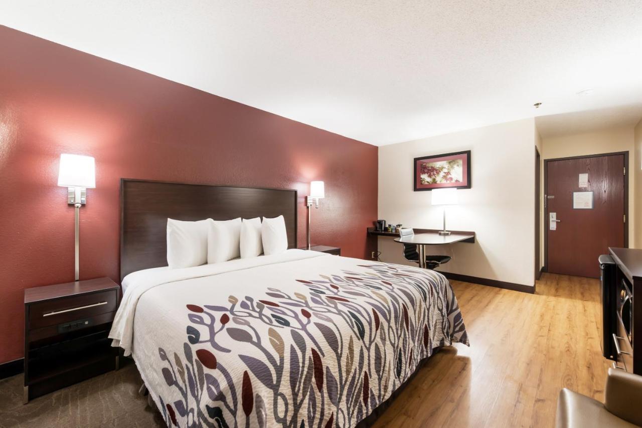 Red Roof Inn Оберн Экстерьер фото