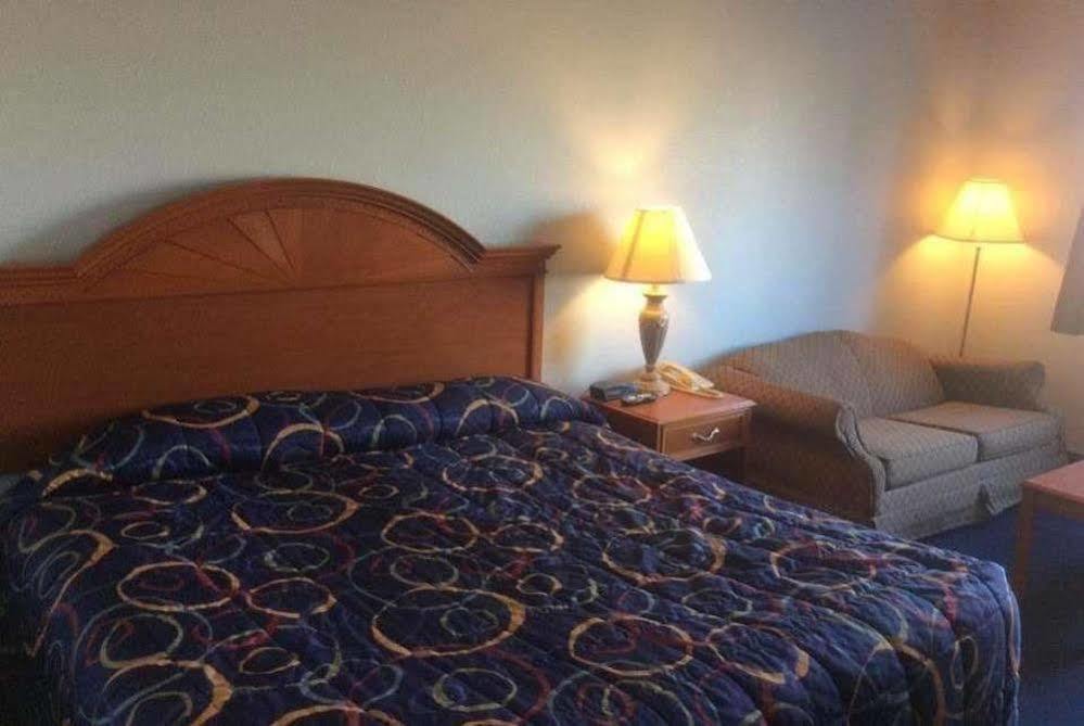 Red Roof Inn Оберн Экстерьер фото